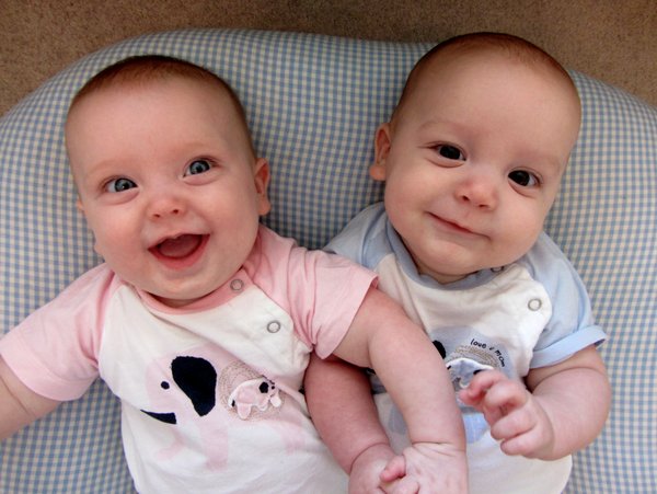 5 things you need to know about raising twins